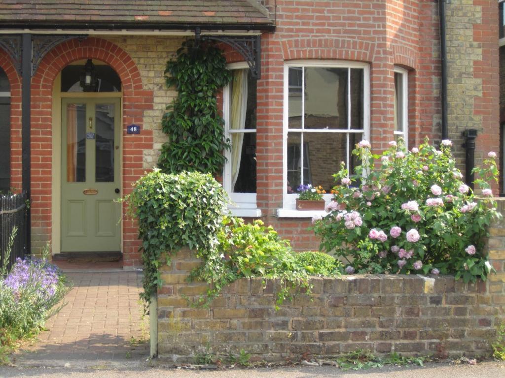 Grange Guest House Stansted Mountfitchet Exterior photo